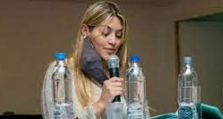 DENUNCIARON A LA MINISTRA CENTURION