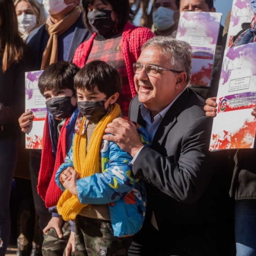 El Gobernador entregó escrituras en el barrio San Ramón Norte 