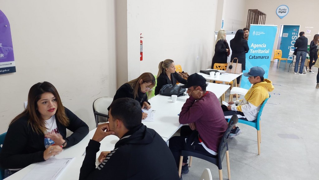 La Oficina de Empleo Municipal  difundió los diferentes programas de empleo a jóvenes y adultos de la Capital 