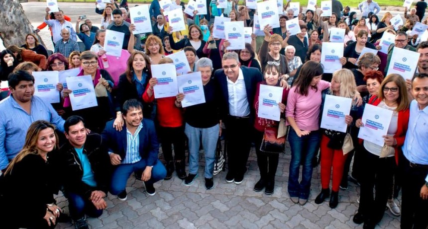 Catamarqueños y catamarqueñas recibieron su jubilación 