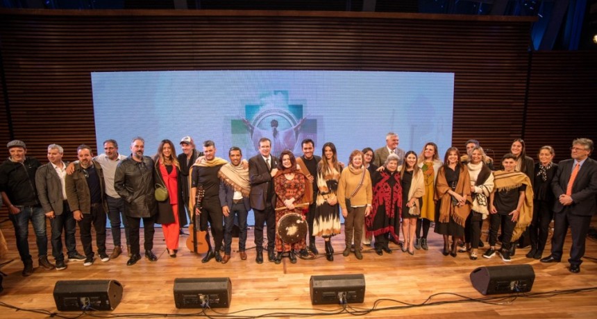 Con un anticipo de la fiesta, Catamarca presentó al país el Poncho 2023