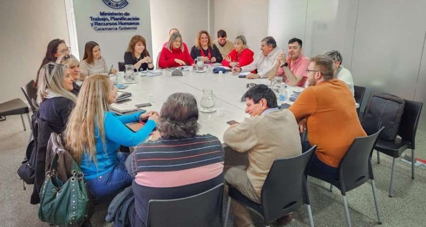 Sueldos para Docentes: 145 mil en Junio y 165 mil en julio