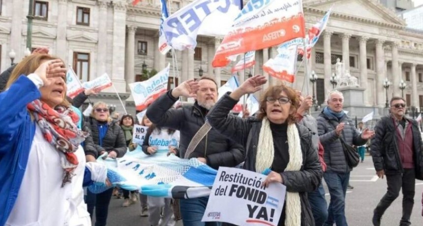 Docentes y nodocentes universitarios paran por 48 horas