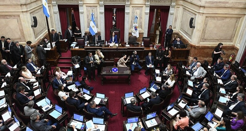 Se habilitan despidos, cambio de tareas, jubilaciones forzadas y eliminación del derecho a huelga para los estatales