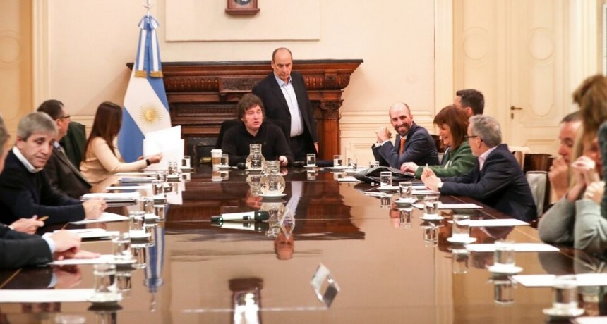 Milei salió a ratificar a Caputo y a tratar de calmar la interna en Economía