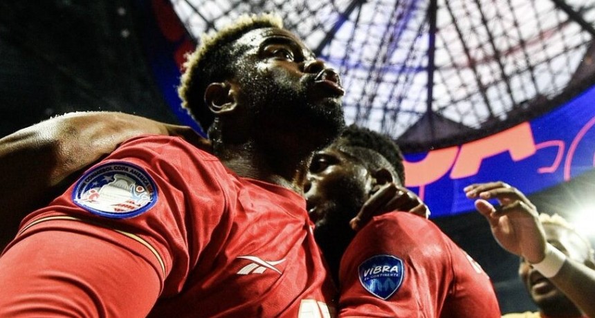 Panamá consiguió un triunfo histórico y Uruguay goleó a Bolivia