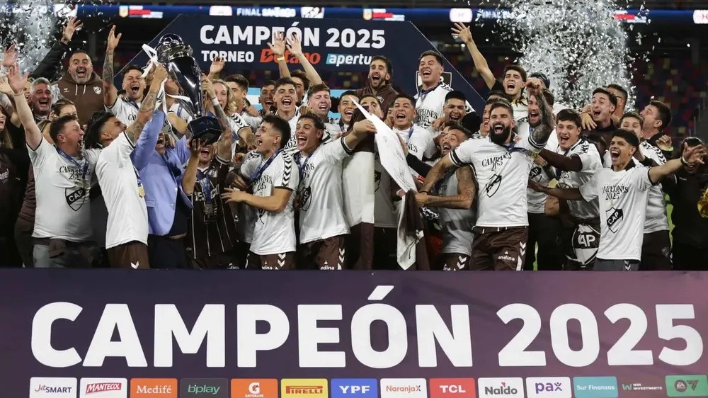 Platense inolvidable: le ganó a Huracán con un golazo y salió campeón por primera vez en la historia