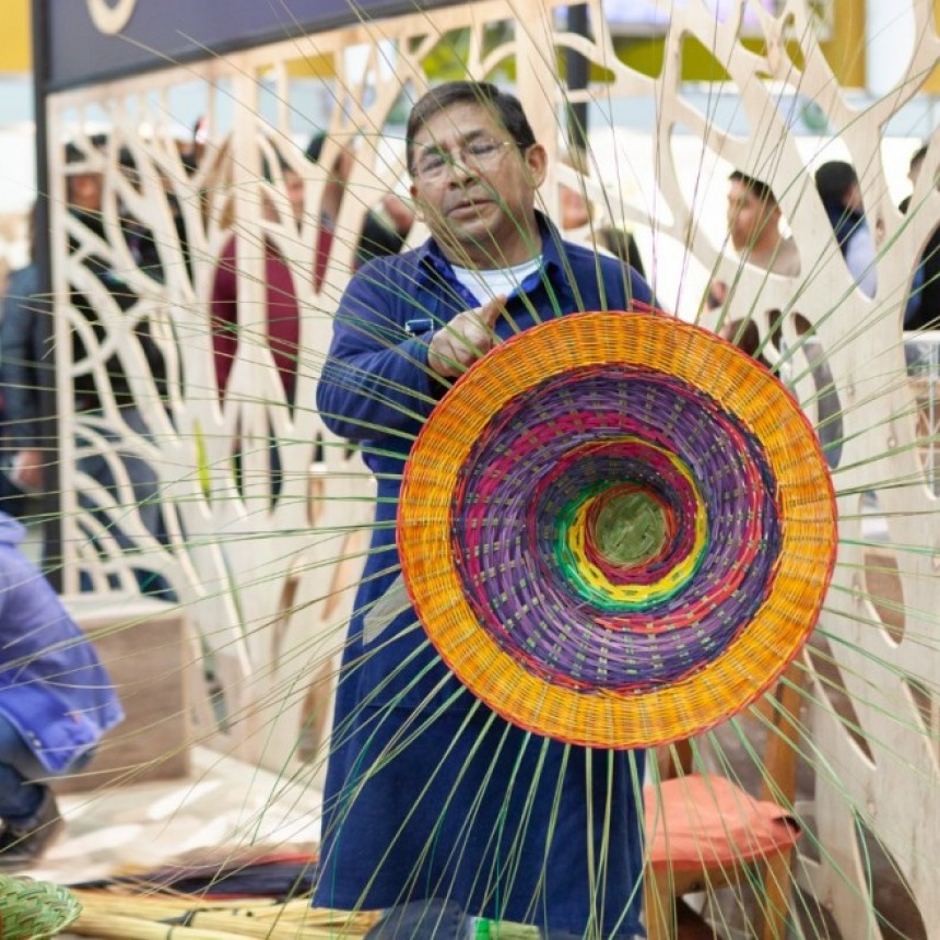 Maestros artesanos y escultores destacados participarán en el Poncho 2022
