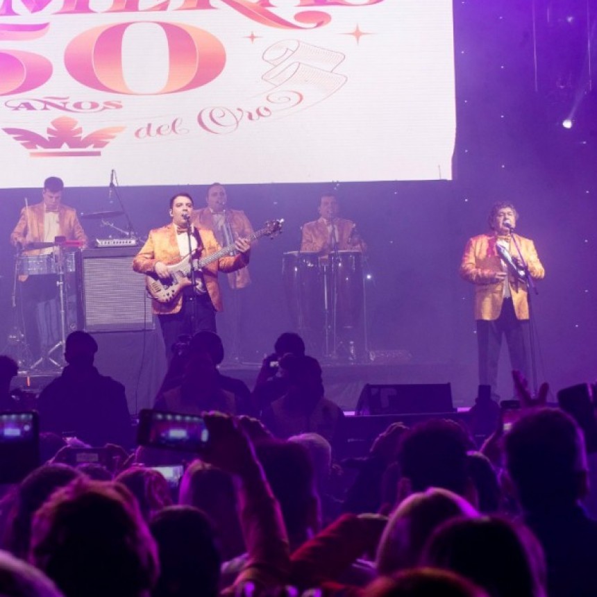 Impactante cierre del Poncho con la cumbia de Los Palmeras