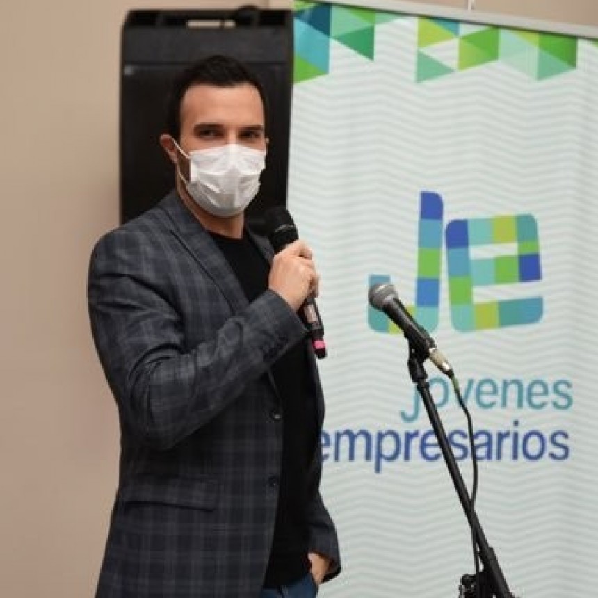 El ministro Álvarez mantuvo reunión de trabajo con diputados oficialistas