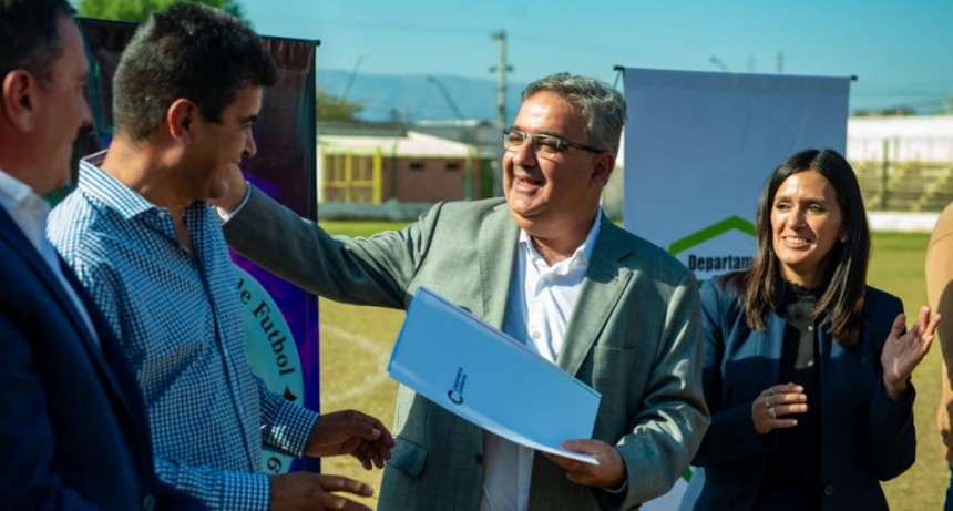 El Gobierno entregó aportes por $21.000.000 a clubes de la Liga Catamarqueña