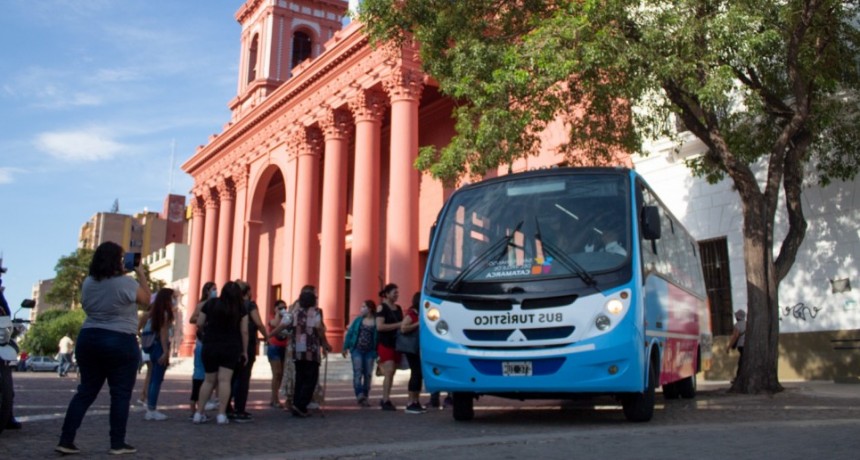 Habrá más frecuencias para recorrer la ciudad en el bus turístico
