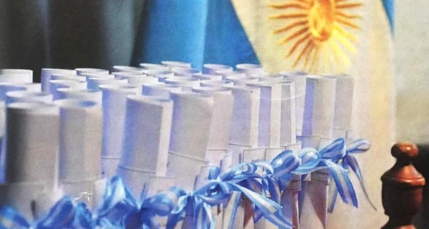 Validez nacional para el Bachiller con Orientación en Economía y Administración