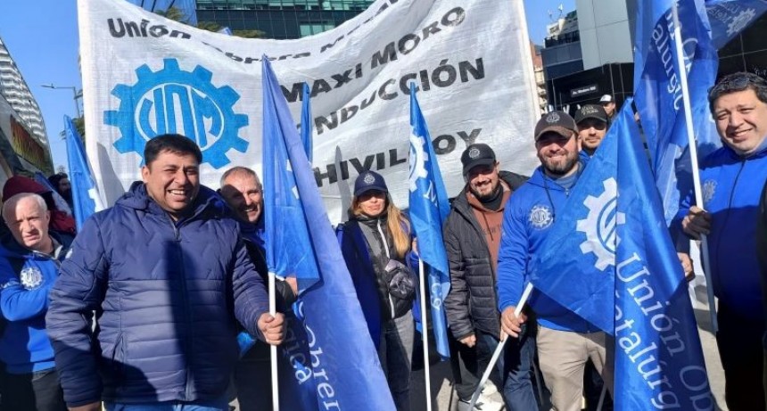 La UOM logró un aumento salarial del 42,6% más el pago de un bono