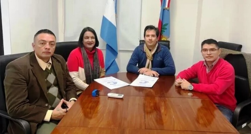 Firmaron convenio con la UNCA para el dictado de la Diplomatura en Robótica Educativa