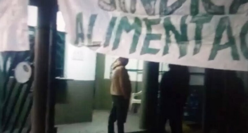 Reclamo salarial: trabajadores tomaron la fábrica Camino S.A