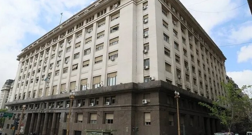 El Gobierno amplió el Presupuesto 2024 con eje en la deuda, ANSES, discapacidad, jubilaciones y las Fuerzas Armadas