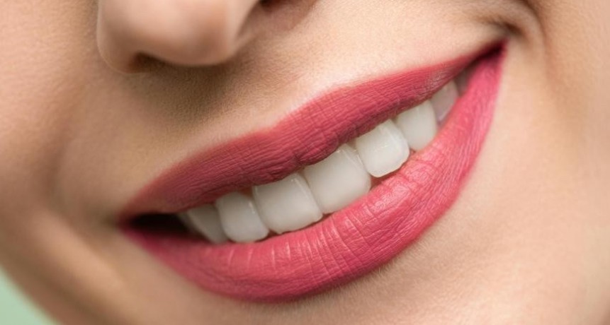 Los 7 trucos para tener dientes blancos y eliminar las manchas