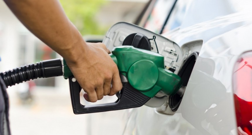 Golpe al bolsillo: Los combustibles vuelven a subir desde este jueves