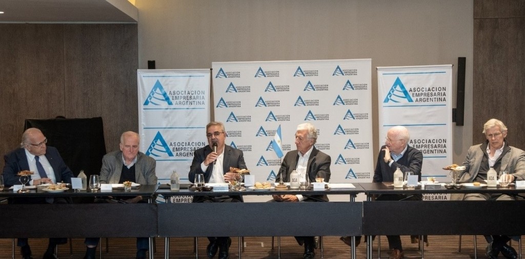 Raúl Jalil se reunió con los principales empresarios del país para potenciar inversiones en Catamarca