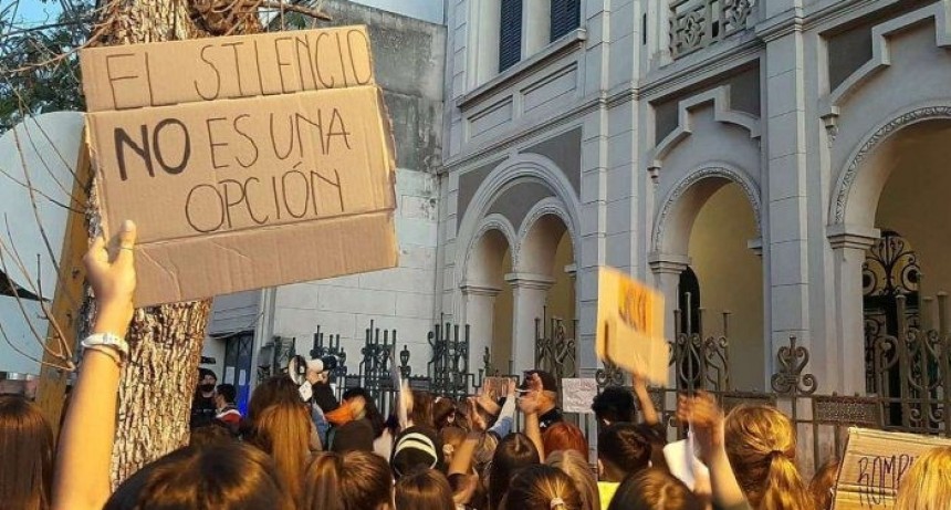 ABUSARON DE UNA NENA EN UN COLEGIO CATOLICO