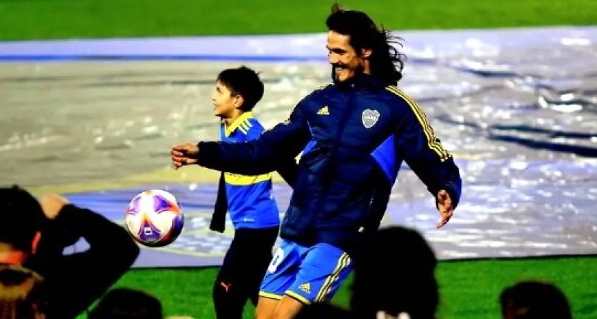 Edinson Cavani en Boca: entre las ganas de jugar y ponerse la camiseta 10 y las urgencias de Almirón en la Copa Libertadores