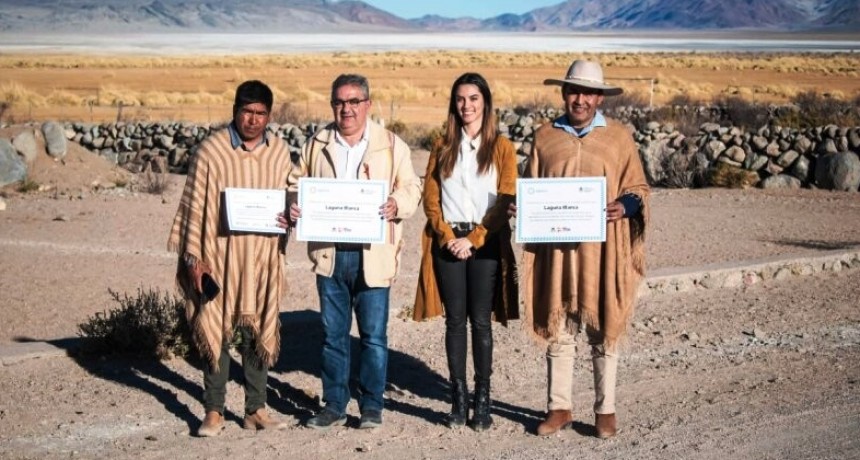 Laguna Blanca recibió su certificado de candidato a mejor pueblo turístico del mundo 