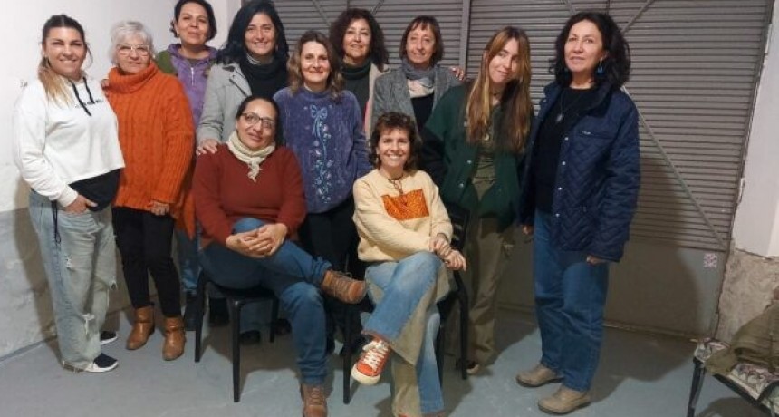 Once artistas catamarqueñas inauguran muestra colectiva en Santiago del Estero