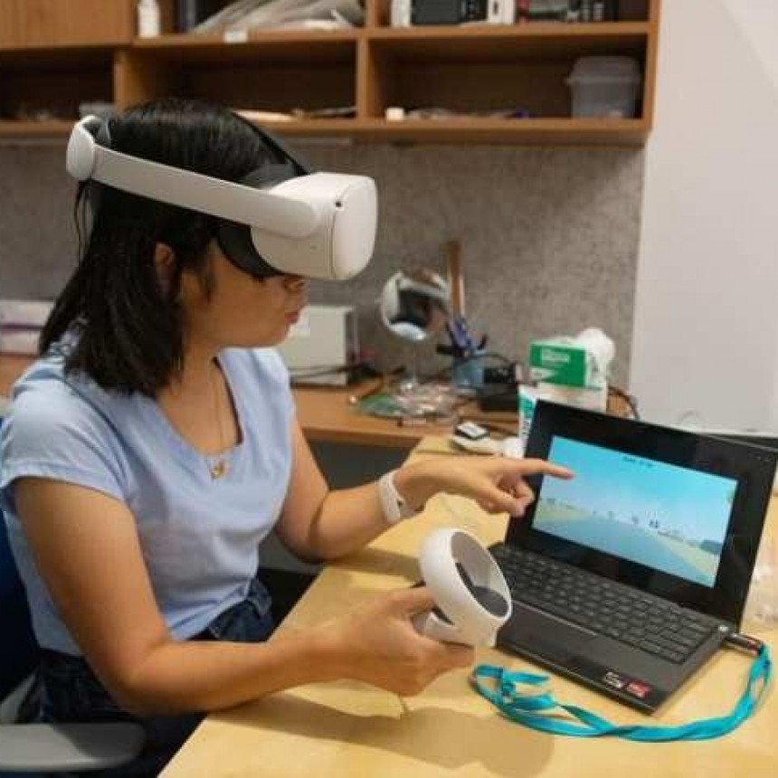 Casco de realidad virtual modificado para captar la actividad cerebral