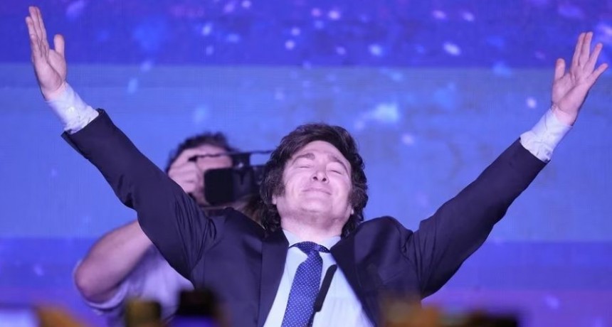 Sorprendente elección de Javier Milei: ganó las PASO con más del 30% de los votos; lo siguieron JxC y Unión por la Patria