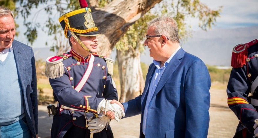 Granaderos visitan Catamarca y fueron recibidos por el Gobernador 
