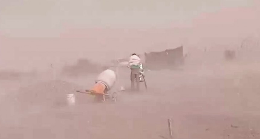 El viento zonda sigue afectando fuerte a Fiambalá