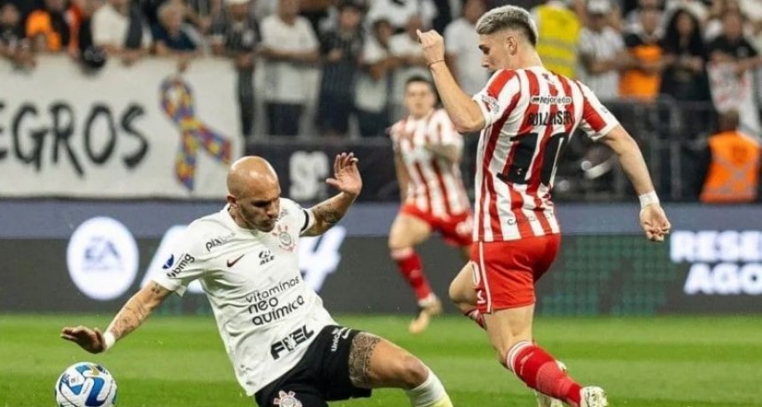 Estudiantes debe darlo vuelta ante Corinthians