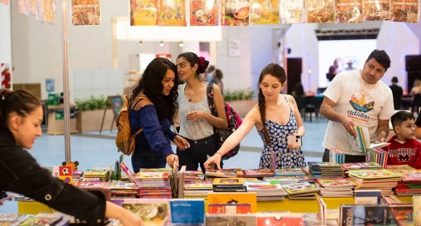 La Feria del Libro Y el Ponchito y en el mes de octubre