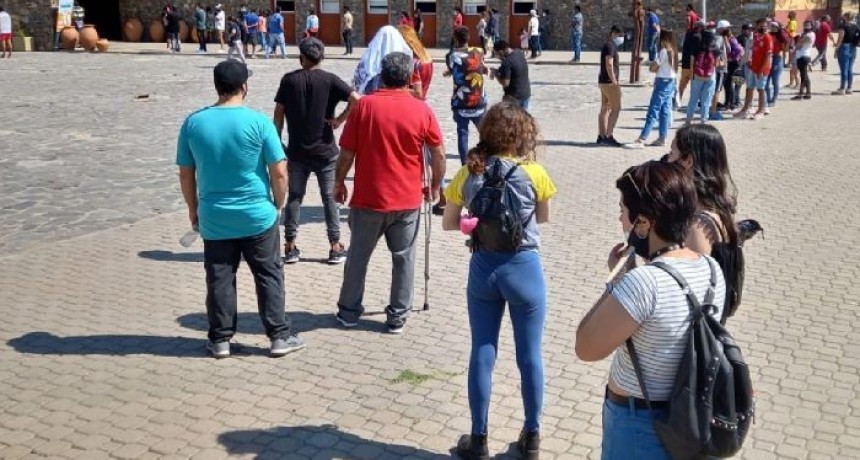 EL PREDIO FERIAL REPLETO DE REZAGADOS