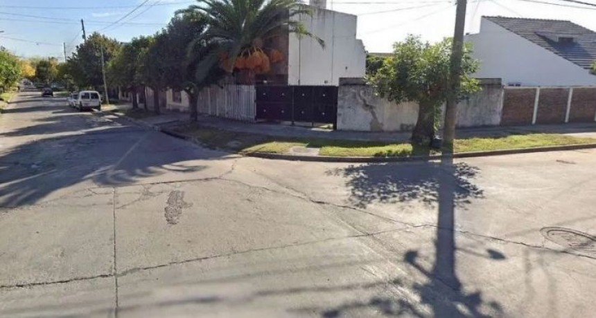 UN NENE DE 8 AÑOS ENCONTRÓ MUERTOS A SUS PAPAS