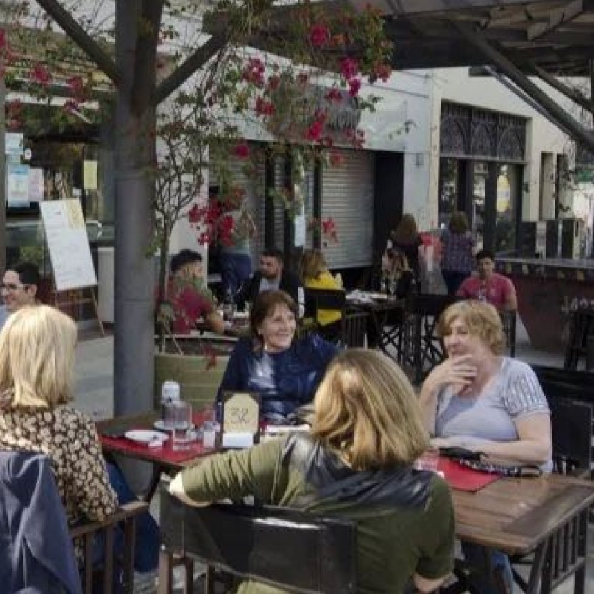 EXTIENDEN HORARIO DE ATENCIÓN EN BARES Y RESTAURANTES
