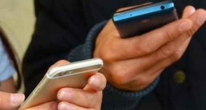 MATO A SU PAREJA CON UN CELULAR