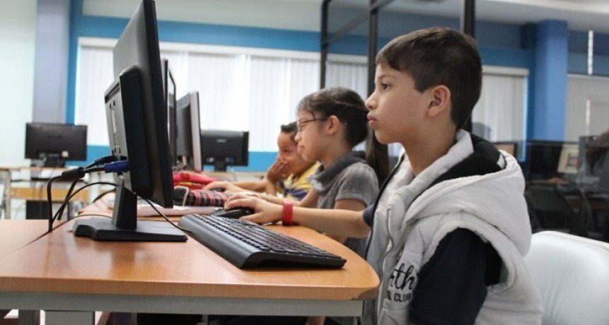 Talleres de informática y programación para estudiantes entre 10 y 15 años