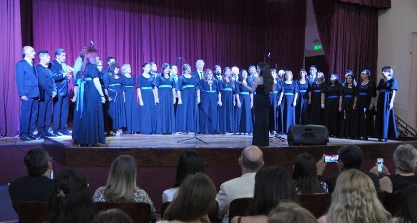 El Coro Universitario se presenta hoy en el Museo Caravati