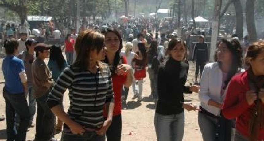 Semana del Estudiante: los chicos coparon El Rodeo en la previa de la primavera