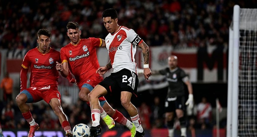River Plate venció a Arsenal y encontró aire entre tanta tensión