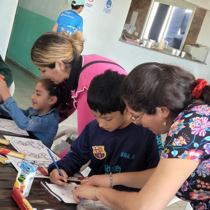 Jornada recreativa del “Aprender Más” con alumnos del Velódromo y del Club Estudiantes