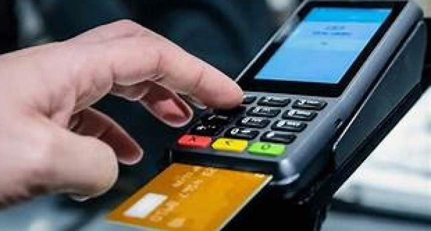 Ya no pueden llevarse la tarjeta para cobrar en bares y restaurantes