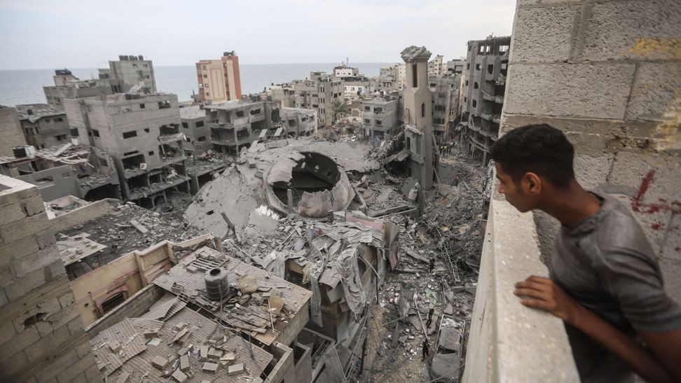 Israel declara el estado de guerra y ataca Gaza | El Gobierno israelí ordena el 