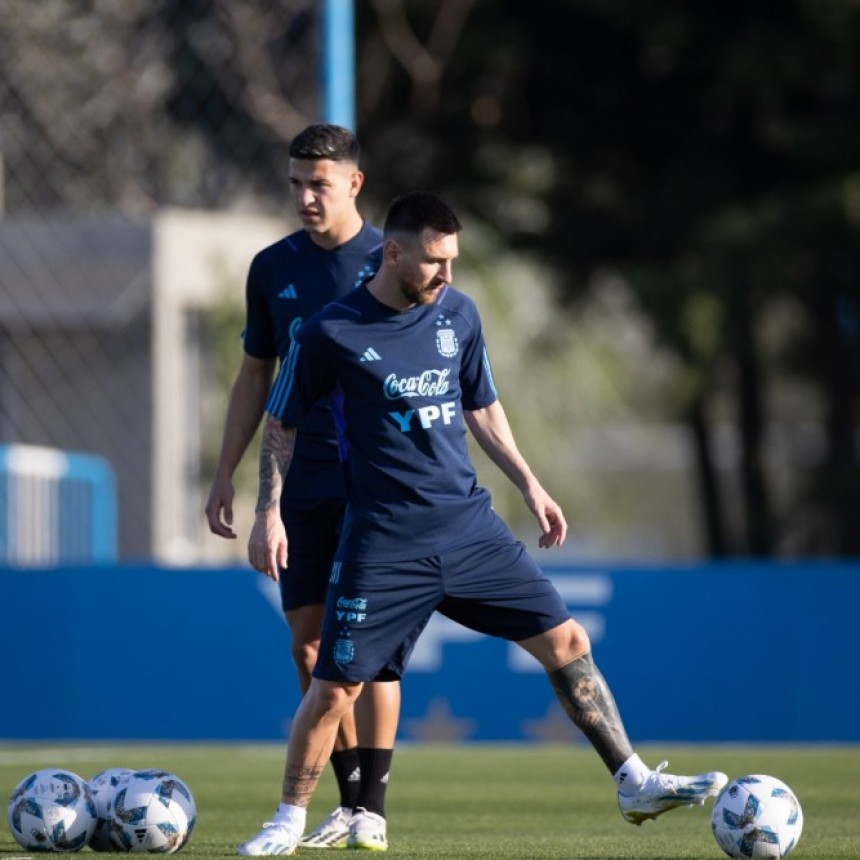Messi se sumó a la Selección y quiere estar ante Paraguay