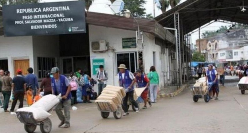 Aluvión de bolivianos, chilenos y paraguayos tras la devaluación en Argentina