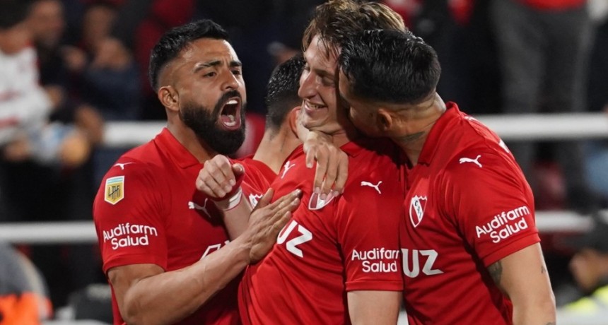 El Independiente de Tevez goleó y es puntero