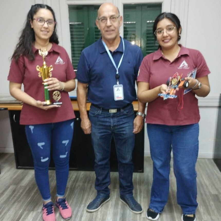 Estudiantes lograron el primer y tercer puesto en la Liga Nacional de Robótica