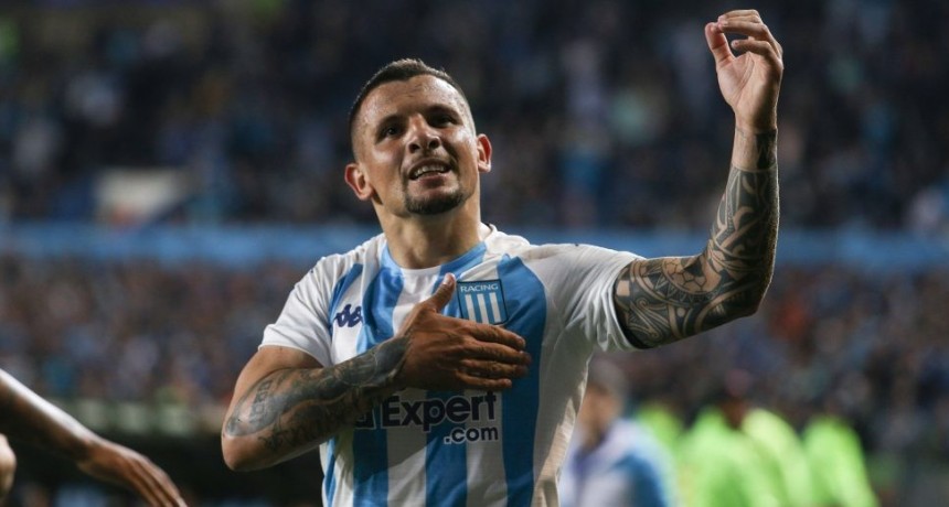 Racing le ganó a Boca con el emotivo regreso de Vecchio